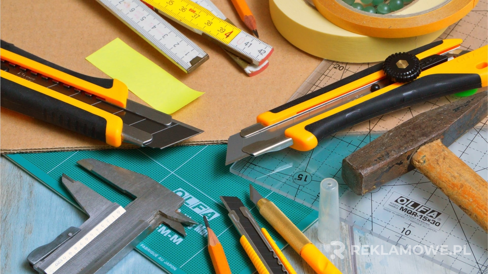 Influencer pracujący nad kampanią reklamową