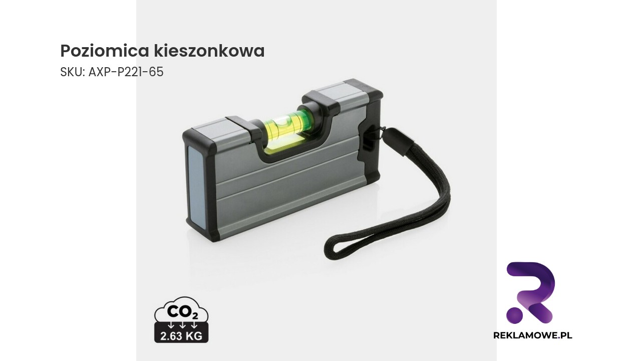 Poziomica kieszonkowa w użyciu